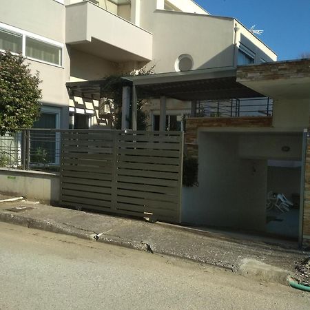 דירות Trikala Alex House מראה חיצוני תמונה